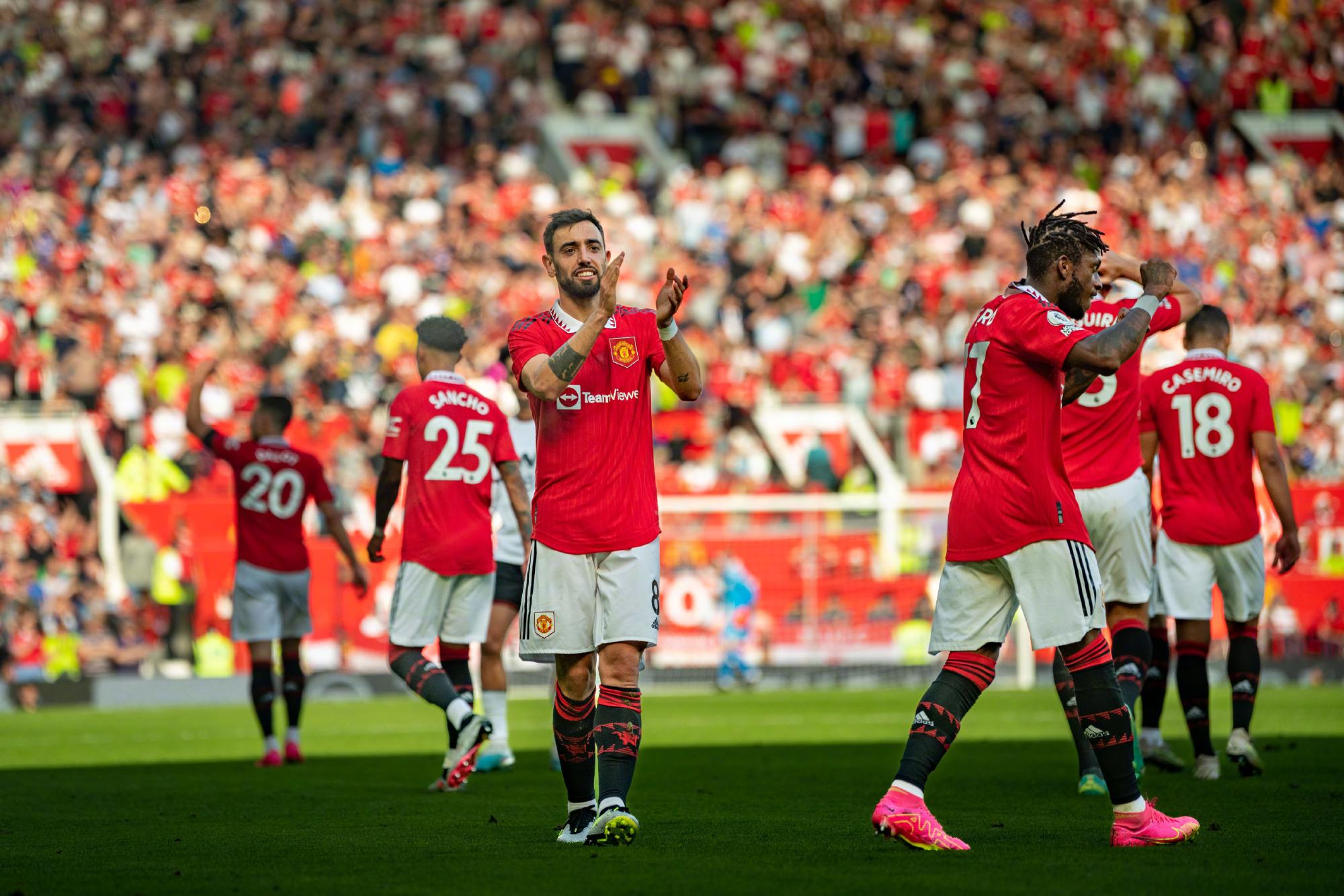 一名后卫 一名后卫